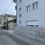 Rozi Apartments